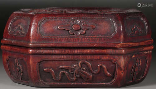 A BAMBOO CARVED BOX WITH LID