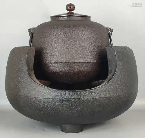 SET OF IRON CASTED CENSER&POT