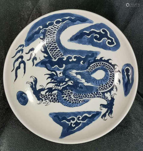 A BLUE&WHITE GALZE DRAGON PATTERN PLATE