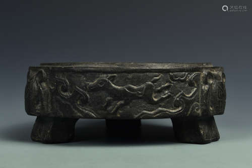 A TRIPOD INK-STAND QING DYNASTY