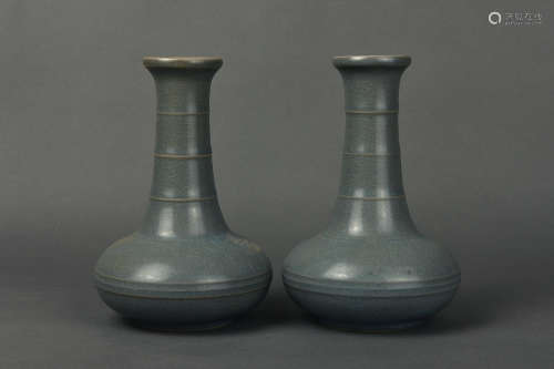 PAIR LONGQUAN CELADON BANDED VASES MING DYNASTY