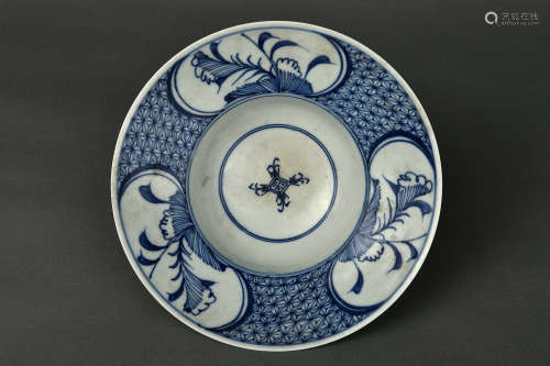 A BLUE AND WHITE WASTED CUP QING DYNASTY