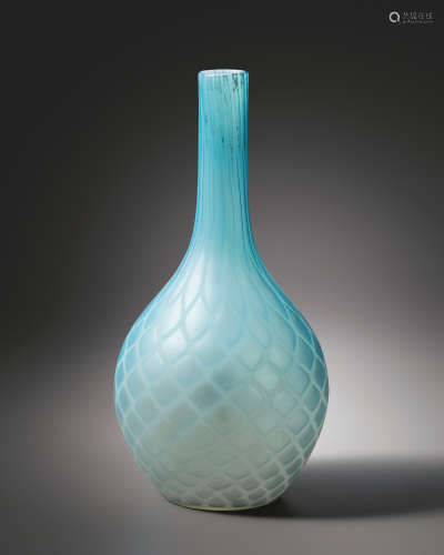 二十世纪 天蓝玻璃长颈胆瓶