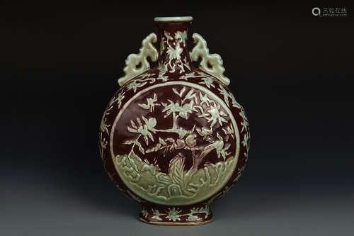 AN UNDERGLAZE RED AND CELADON GLAZED MOON FLASK QING DYNASTY