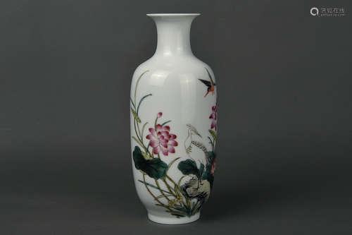 A FAMILLE ROSE VASE QING DYASTY