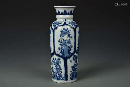 A BLUE AND WHITE FLORAL VASE QING DYNASTY