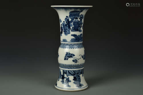 A BLUE AND WHITE BEAKER VASE QING DYNASTY