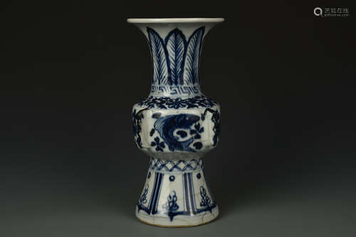 A BLUE AND WHITE BEAKER VASE MING DYNASTY