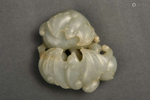 A PALE CELADON JADE DOUBLE BATS CARVING QING DYNASTY