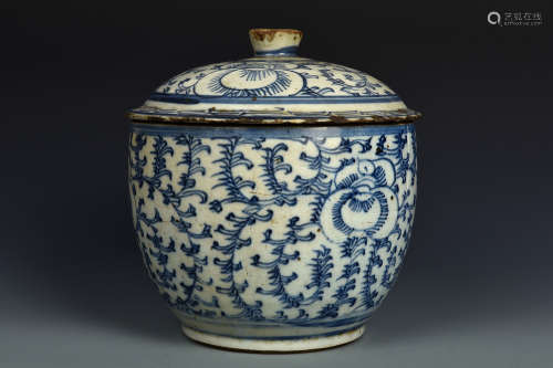 A BLUE AND WHITE WARMING BOWL AND COVER QING DYNASTY