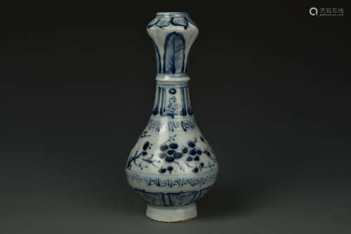 A BLUE AND WHITE GARLIC MOUTH VASE MING DYNASTY