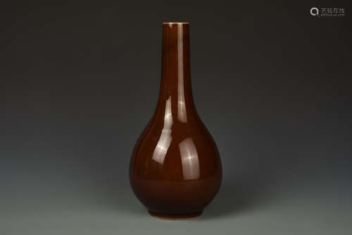 A MONOCHROME PEAR SHAPED VASE MING DYNASTY