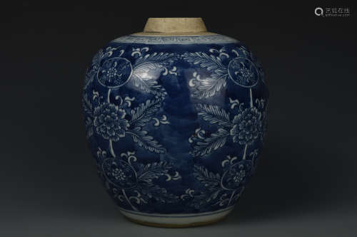 A BLUE AND WHITE JAR QING DYNASTY