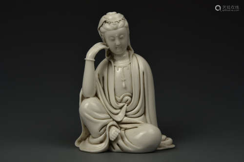 A CLAIR-DE-LUNE SEATED GUANYIN QING DYNASTY
