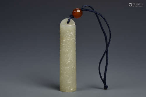 A WHITE JADE HAT FINIAL QING DYNASTY