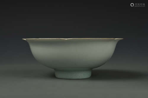 A QINGBAI LOBED BOWL SONG DYNASTY