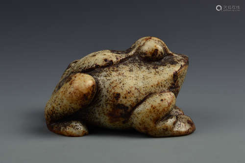 A CARVED JADE FROG MING DYNASTY BEFORE