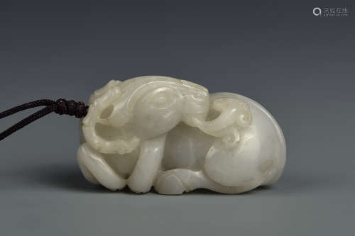 A WHITE JADE RAM CARVING QING DYNASTY