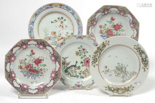 Set of five Chinese porcelain plates including fou…