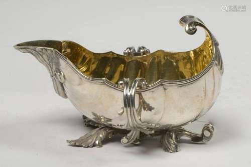 Beautiful silver and vermeil sauceboat for the int…