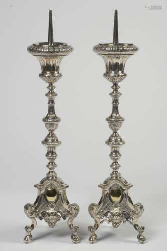 Pair of Regency style tripod picks in silver, part…
