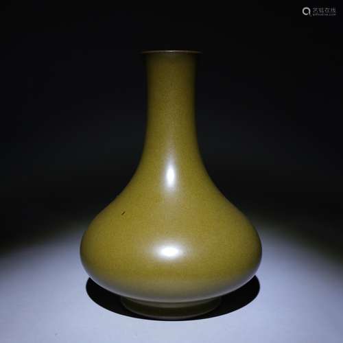 Pan mouth bottle with tea powder glaze