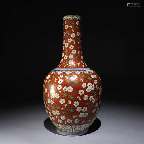 Long neck bottle decorated with alum red glaze and gold pattern