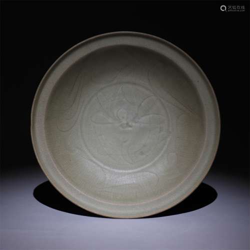 a song dynasty Flower pattern plate of Longquan