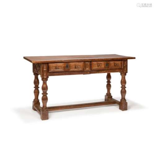 MIDDLE TABLE, PYRENEES, XVIIIe SIÈCLE,in walnut wo…