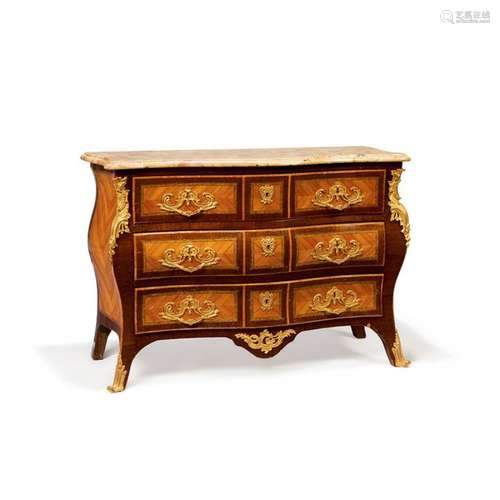 COMMODE TOMBEAU, STYLE LOUIS XV, XIXe SIÈCLEen ros…