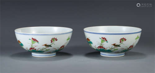 A PAIR OF CHINESE PORCELAIN BIRD AND FLOWER PATTERN BOWL