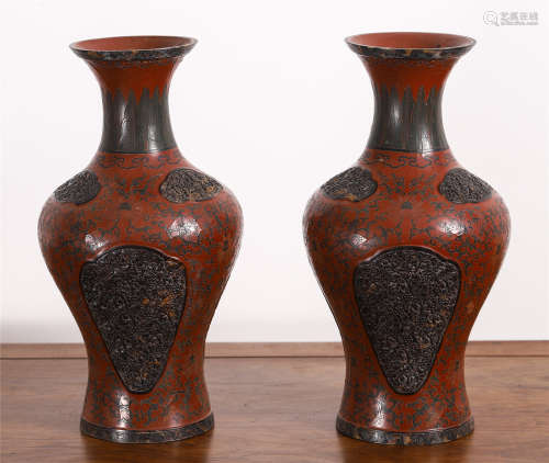 A PAIR OF CHINESE LACQUERWARE VASE