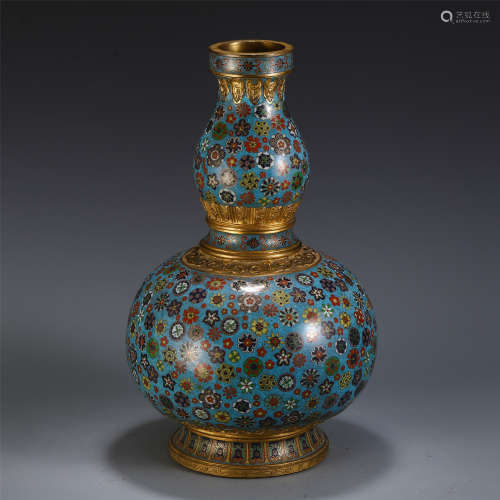 A CHINESE FLOWER PATTERN CLOISONNE GOURD VASE