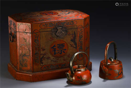 A PAIR OF CHINESE ZISHA TEA POT