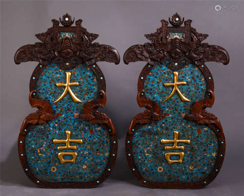 A PAIR OF CHINESE CLOISONNE GOURD SHAPE HANGED SCREENS