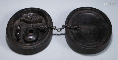 A CHINESE AGALWOOD ROUND BOX