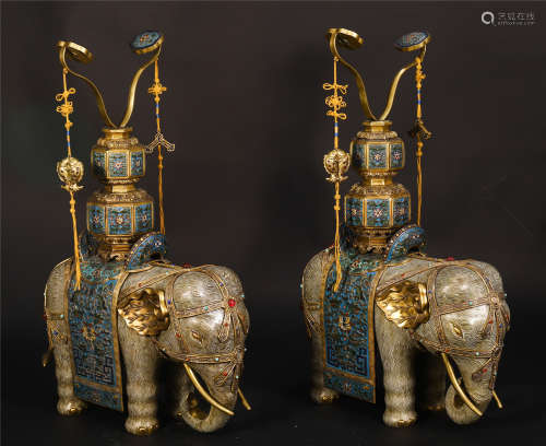 A PAIR OF CHINESE CLOISONNE ELEPHANT TABLE ITEM