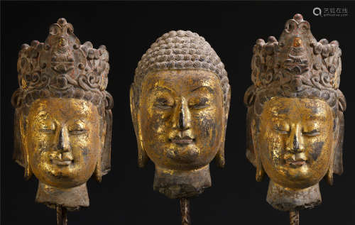 A SET OF CHINESE GILT LACQUERED THREE BUDDHA HEAD