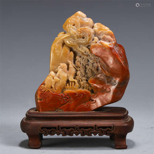 A CHINESE SHOUSHAN STONE FIGURE AND DRAGON TABLE ITEM