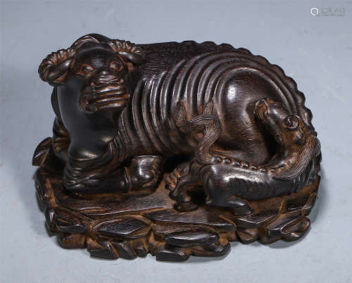 A CHINESE ZITAN MOTHER AND SON CATTLE TABLE ITEM