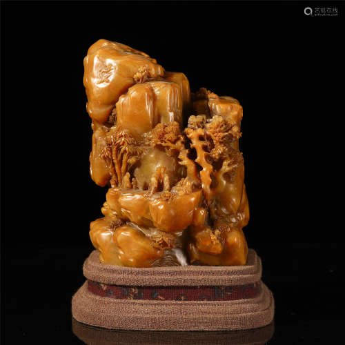 A CHINESE CARVED WITH LANDSCAPE AND FIGURE TIANHUANG TABLE ITEM