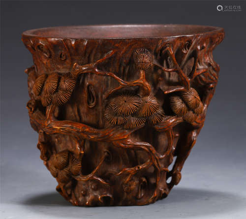 A CHINESE CARVED PINE BRANCHES BOXWOOD CUP