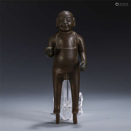 A CHINESE FIGURE BRONZE STATUE TABLE ITEM