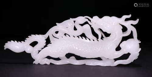 A HETIAN WHITE JADE PENDANT SHAPED WITH DRAGON