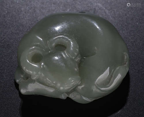 A HETIAN JADE CARVED BEAST