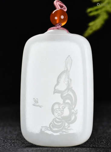 A HETIAN JADE PENDANT CARVED WITH FLOWER&BIRD