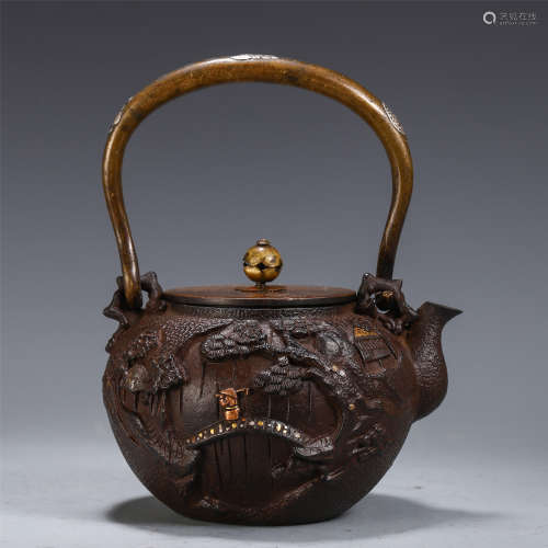 A CHINESE INLAID GOLD AND SILVER CAST IRON LONG HANDLE TEAPOT