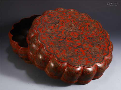 A CHINESE DRAGON PATTERN LACQUERWARE FLOWER SHAPE LIDDED BOX