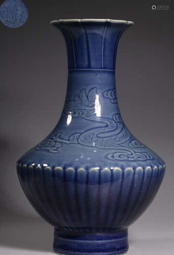 A BLUE GLAZE DRAGON PATTERN VASE