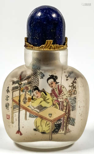 A GLASS COLORED FIGURE PATTERN SNUFF BOTTLE